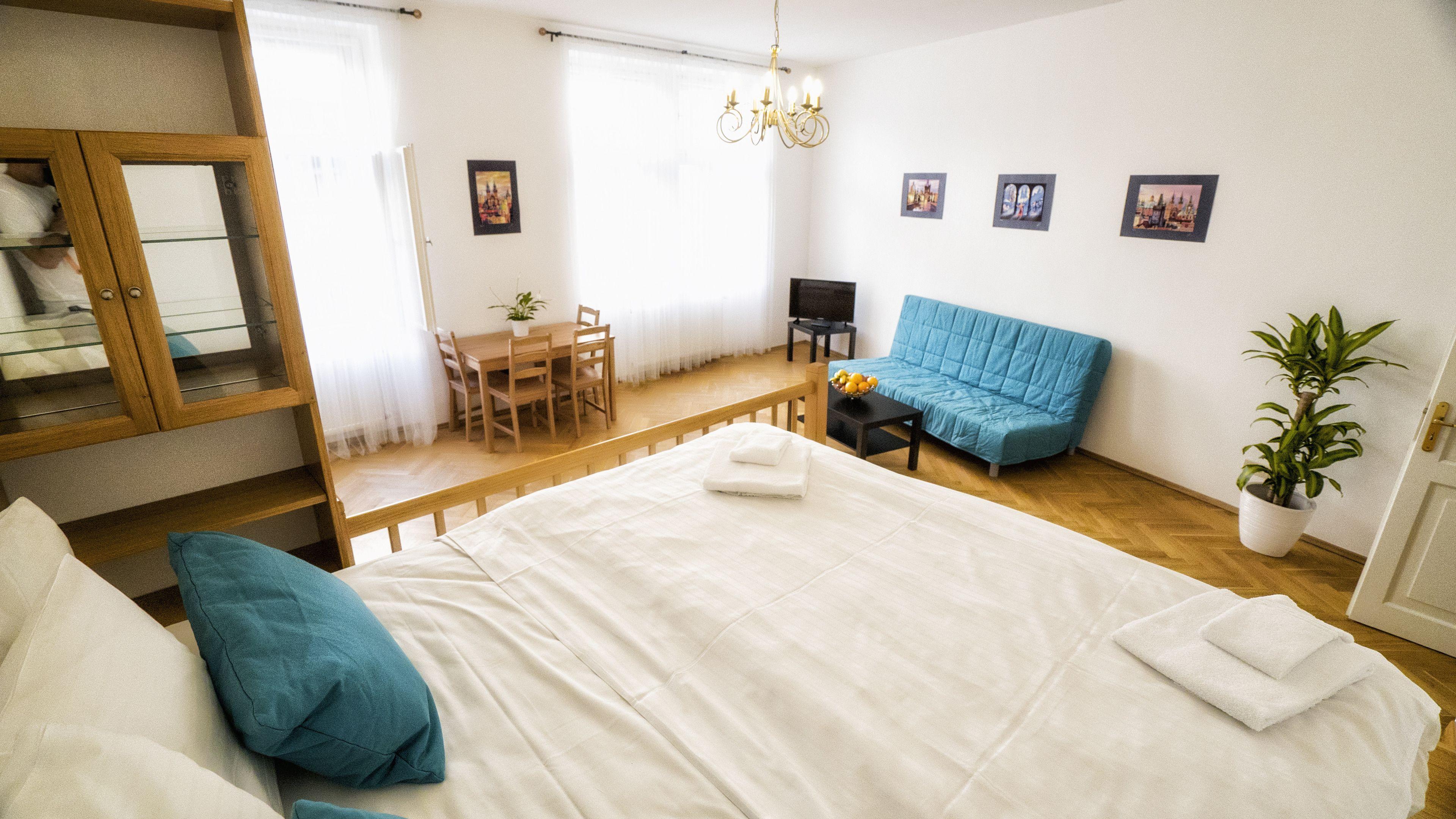 Apartment By The Old Town Square — Photos 3